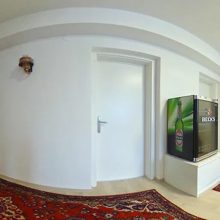 Guest house Haus Charlie Velden am Woerthersee