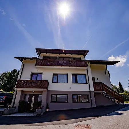 بيت ضيافة Haus Charlie