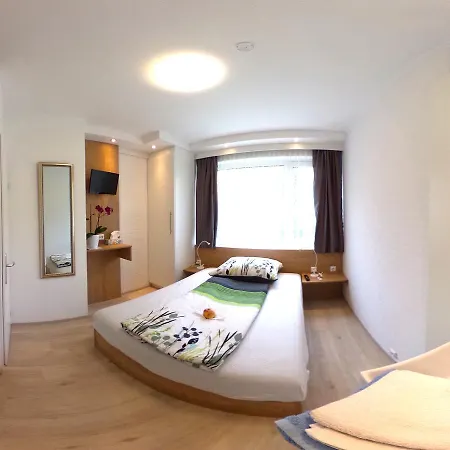 Haus Charlie فيلدين ام ورثرسي