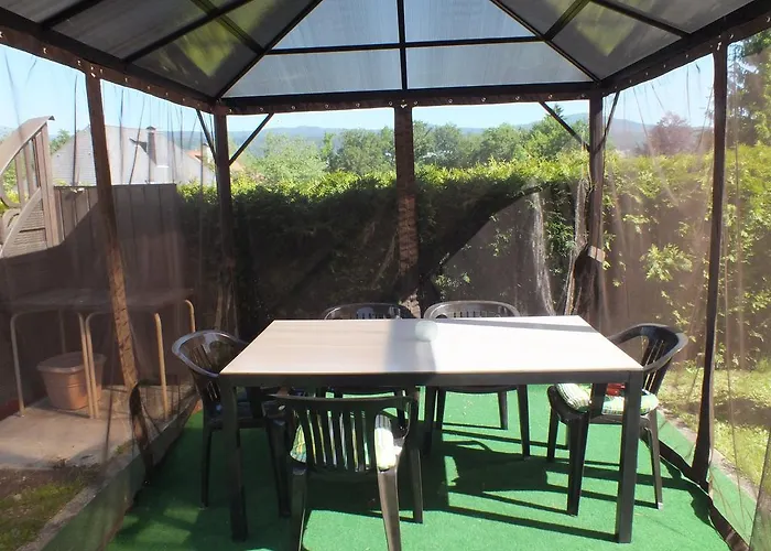 בית הארחה Haus Charlie 3*